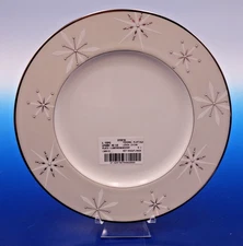 Federal Platinum Christmas Luncheon Plate with Snowflakes by Lenox