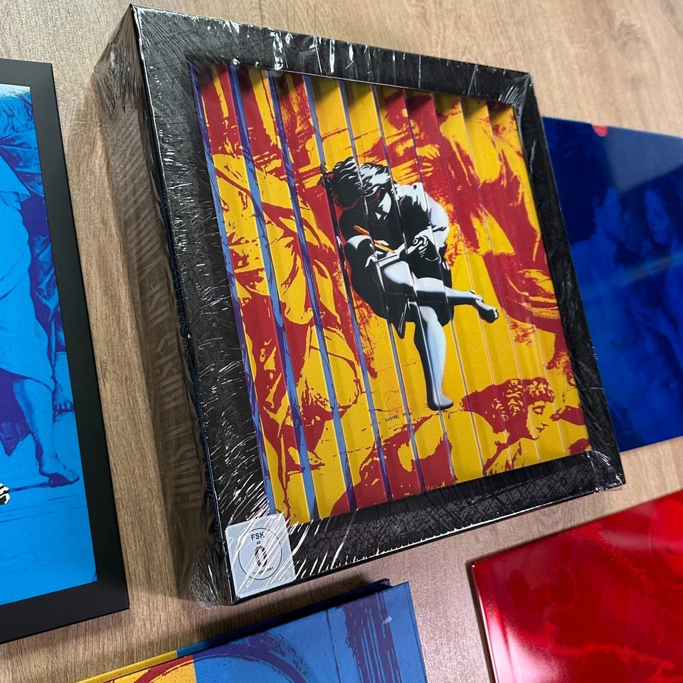 Guns N' Roses Use Your Illusion Super Deluxe 8 Disc CD Blu Ray Box Set Book Art - Bild 3 von 4