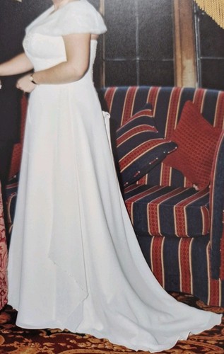 Wedding dress, White, Strapless with Lace Up Back, Size 14, Good Condition. - Picture 13 of 18
