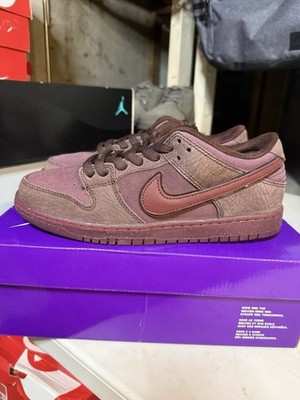 Size 8 - Nike Dunk Premium SB Low City of Love Collection - Burgundy Crush