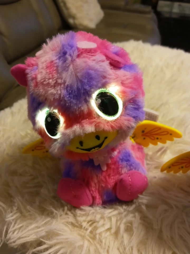 Hatchimals Set Of 2 Animated Twin Plush 6". With Wings Battery Operated - Image 2 of 4