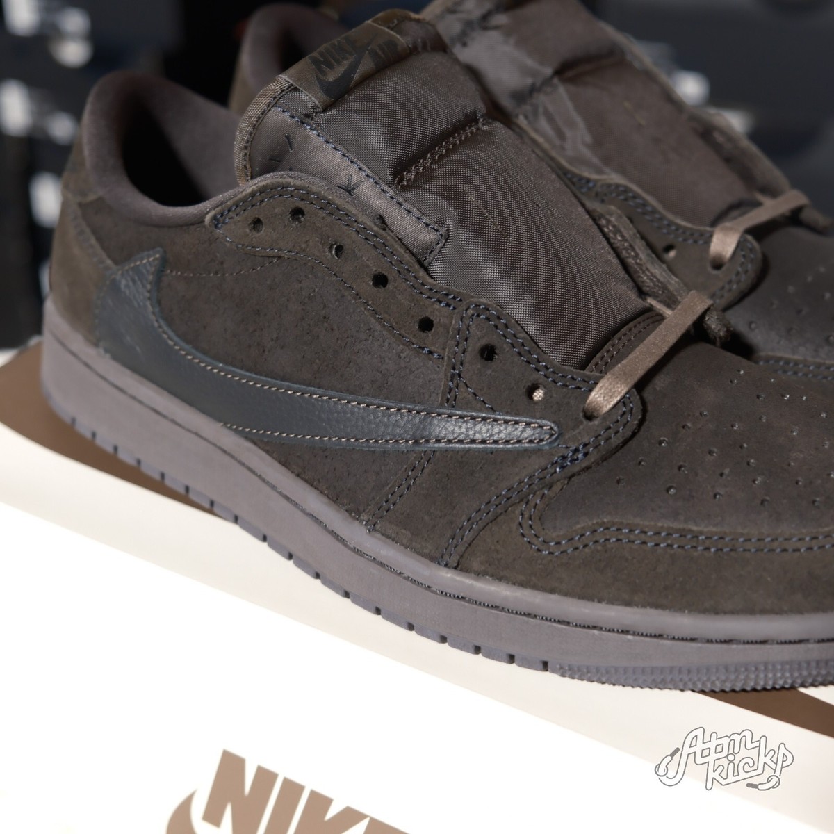 Jordan 1 Retro Low OG SP Travis Scott Velvet Brown DM7866-202