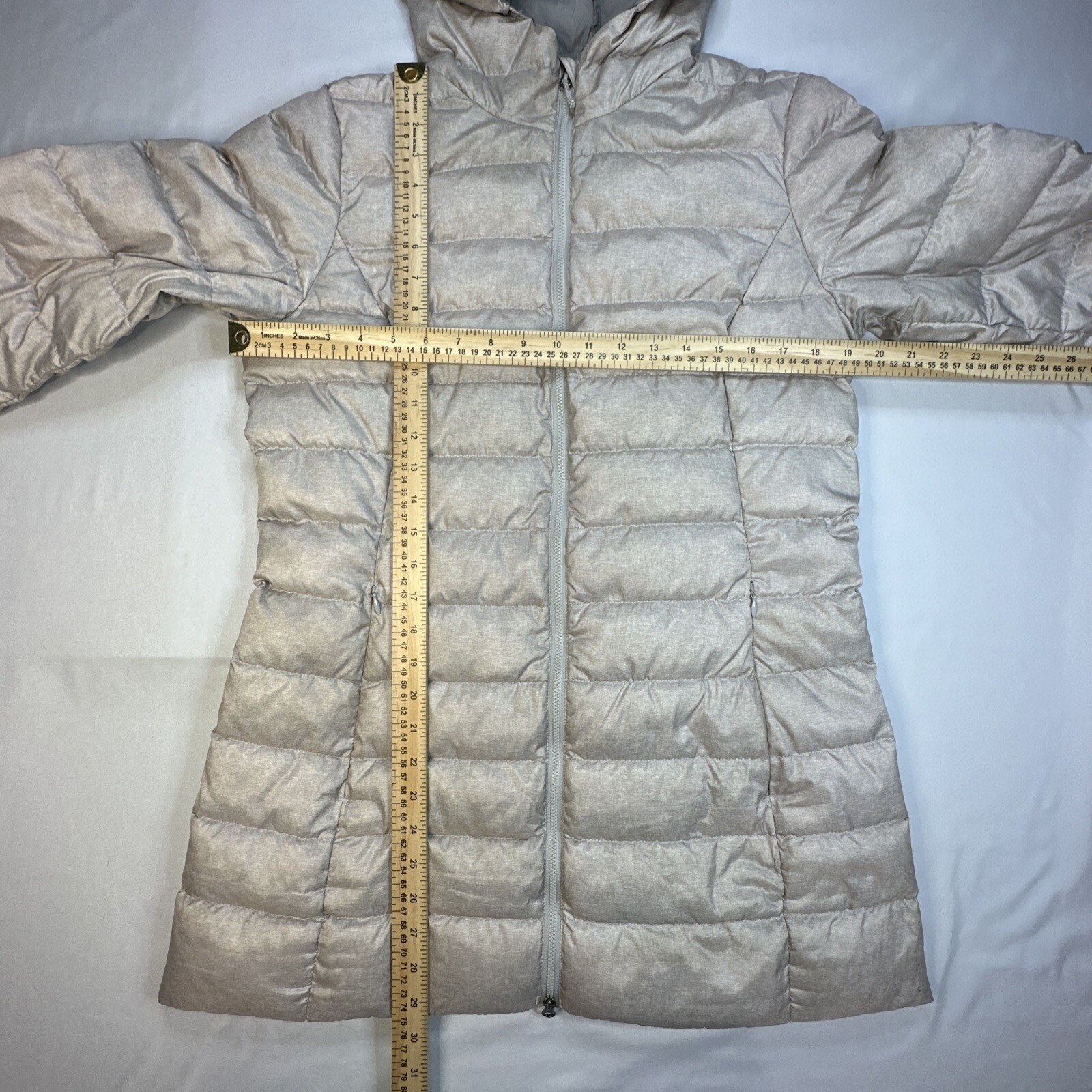 Eddie Bauer Women’s M FLAWED EB650 Microlight 80 Down Parka Puffer
