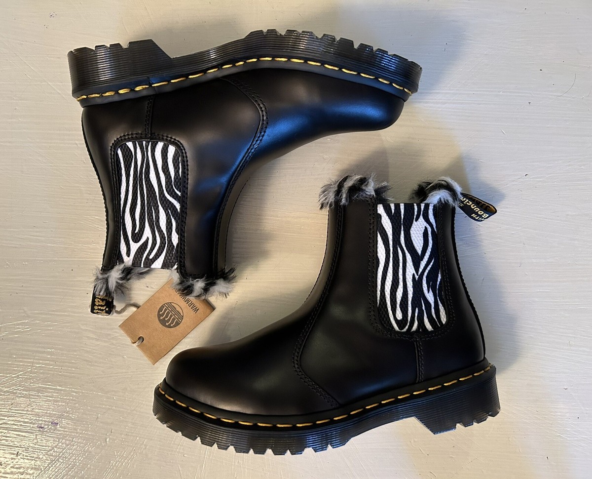 Dr. Martens 2976 Women Sz 6 Leonore Chelsea Leather Zebra Print