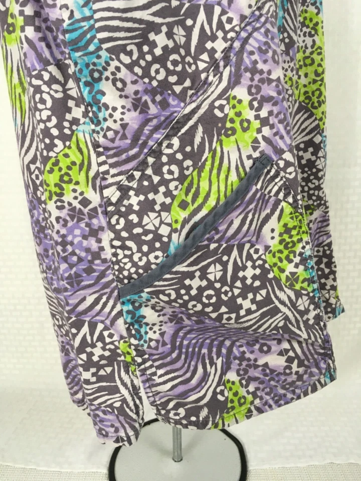 Scrub Star Womens Scrub Top Size M Purple Gray Front Pockets V neck Short Sleeve - Image 4 of 4