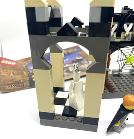 LEGO Harry Potter: The Chamber of the Winged Keys 4704 Missing Green Roof