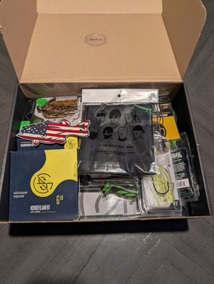    THE ULTIMATE GOOGAN FISHING LURE & TACKLE BUNDLE BOX!  