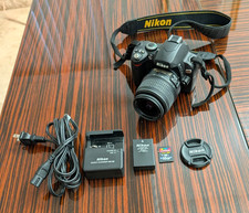 Nikon D40X 10.2MP Digital SLR Camera  18-55mm Lens SD Card Battery  Charger