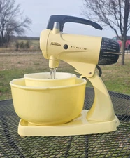 Excellent!! Sunbeam Yellow Mixer W/Correct Bowls!!
