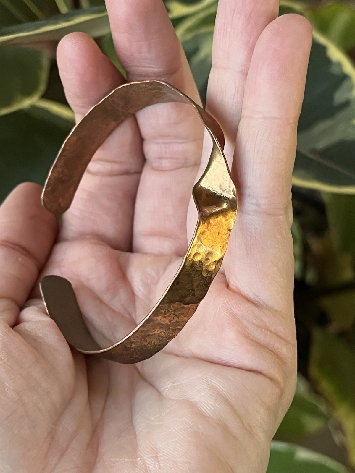 Artisan SIGNED Copper Cuff Bracelet Hammered, Twi… - image 10