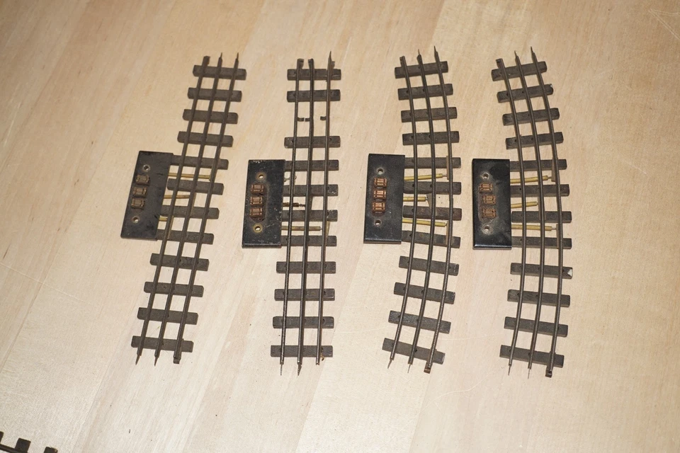 H0 Pico Express Tracks & Points 177 Pieces Bundle Tin & Wooden Sleepers - Image 3 of 4