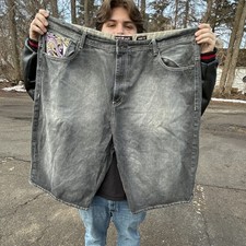 Ecko Unltd. Baggy fit gray denim shorts. Spray paint can graffiti embroidered.