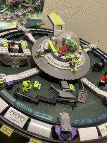 Lego 7065 Alien Mothership Space Alien Conquest Minifigs  Instruction Manuals