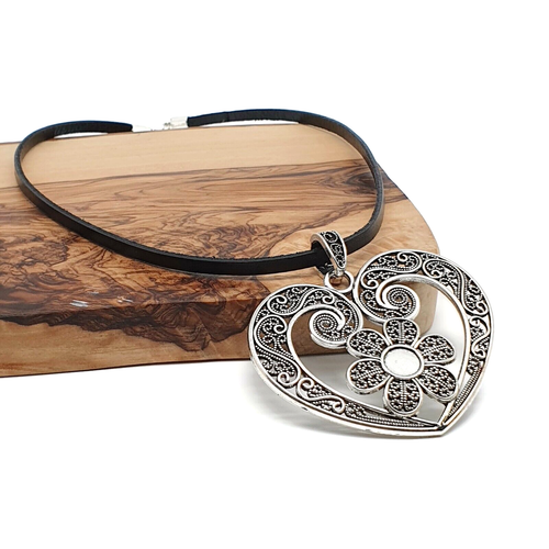 Necklace Tibetan Silver Heart Large Filigree Floral Pendant Black Leather Collar - Picture 12 of 22