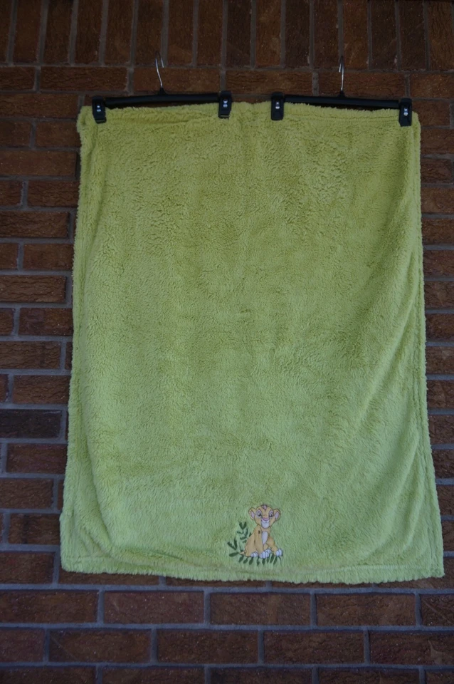 Manta BEBÉ Disney EL REY LEÓN Verde SIMBA Bordada LEÓN Hojas de Cachorro Rama Foto 3 de 4