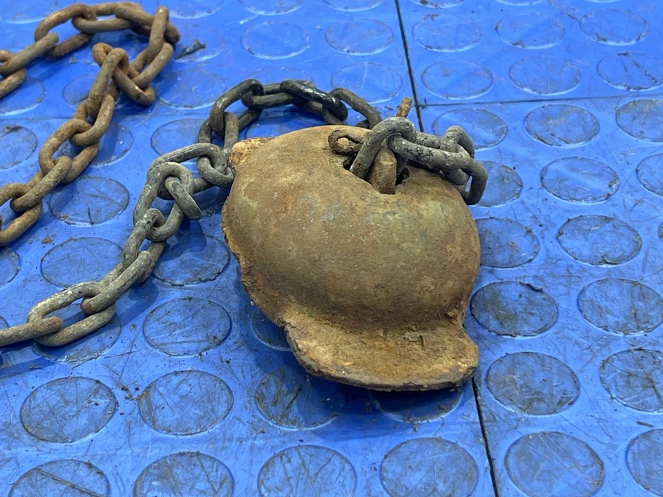 Nissan Titan 2004-2008 soporte de polipasto de suspensión de neumáticos de repuesto genuino OEM 57210-7S000 Foto 4 de 4