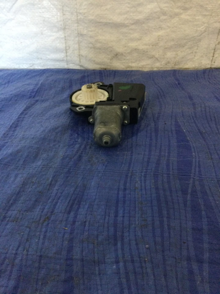 2007 凯迪拉克凯雷德太阳车顶电机原始设备制造商 — 第 4/4 张图片