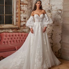 Sweetheart Wedding Dresses Lantern Sleeves A-line Lace Applique Bling BridalGown