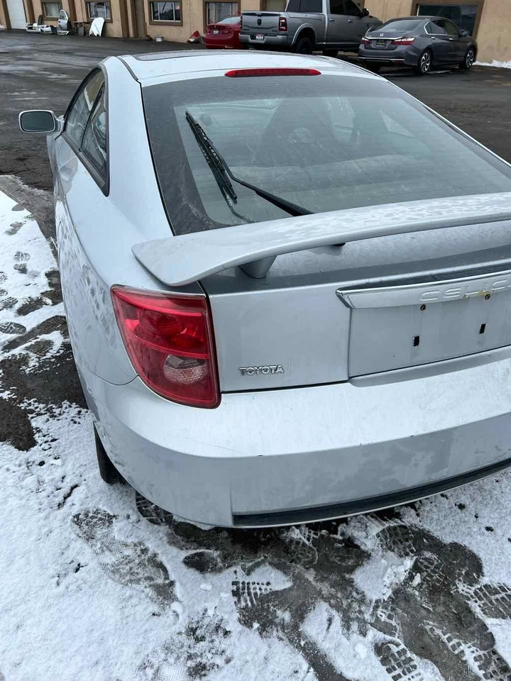 Used Front Left Door Assembly Front fits: 2004 Toyota Celica L. electric windows Foto 3 de 4