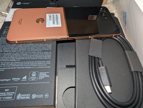Motorola Razr Plus 2025 ATT locked Pantone Mocha Mousse