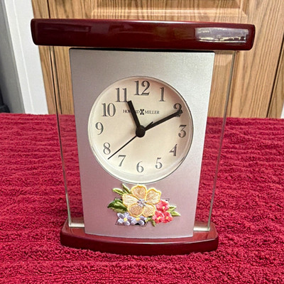 Howard Miller Analog Desk/Mantel Clock Wood & Glass Silver Tone Floral 6 in