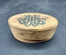 Antique 19thC Wood Shaker Pantry Box 3.5" x 2" x 1-3/8" JWL Monogram Wood Pegs