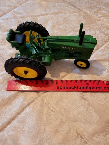 ERTL JOHN DEERE G, DIECAST TRACTOR, 1:24 SCALE - Picture 9 of 9