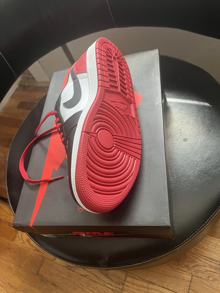 Air Jordan 1 Retro OG Puntera Baja Negra Talla 10 Foto 3 de 4