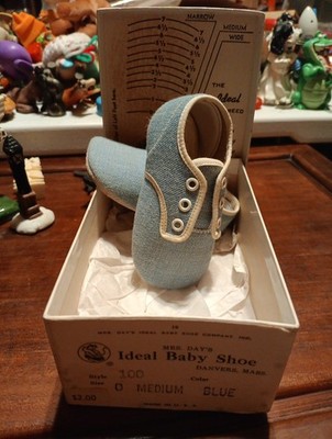 1960's MRS. DAY S Ideal Baby Shoe Co.Size 0 Box Style 100 Blue With Box No Laces