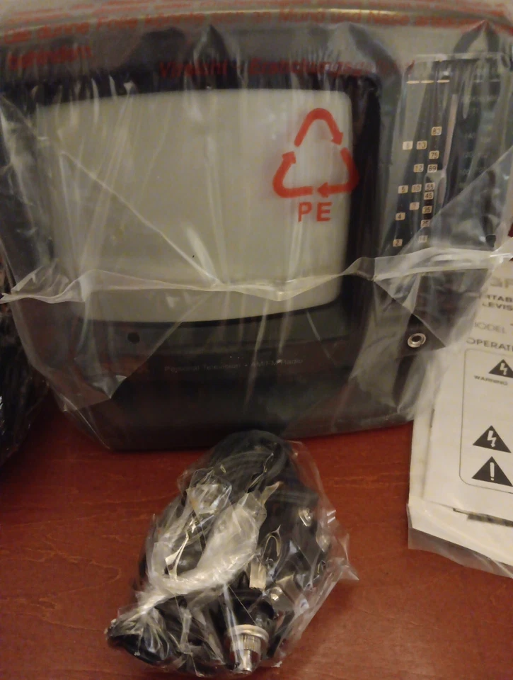 GPX Portable 5” Black & White 3 Way Power Television TV & Radio TVP7 New Read - Image 4 of 4