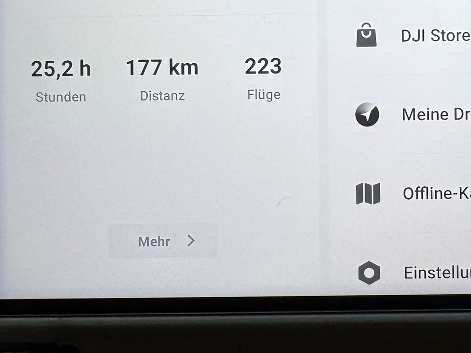 DJI Mini 3 Pro Drohne, RC Controller, 3 Akkus, Ersatzpropeller, Top
