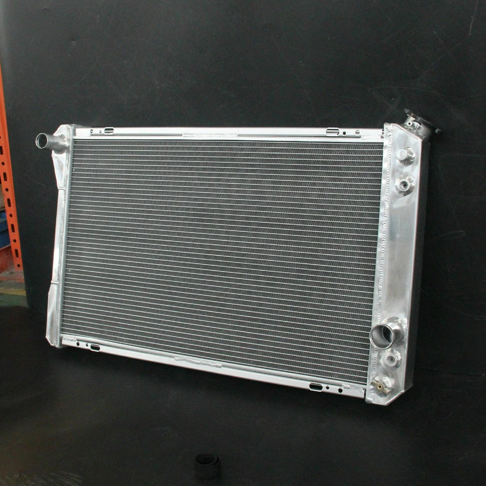 Radiador de aluminio 951B 3 filas para Chevrolet Camaro Iroc-Z GMC P2500 Pontiac 82-92 Foto 3 de 4