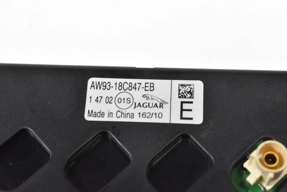 2010 2011 2012 2013 Jaguar XJ Antenna Amplifier AW93-18C847-EB CB ANTENNAS SET - Image 3 of 4