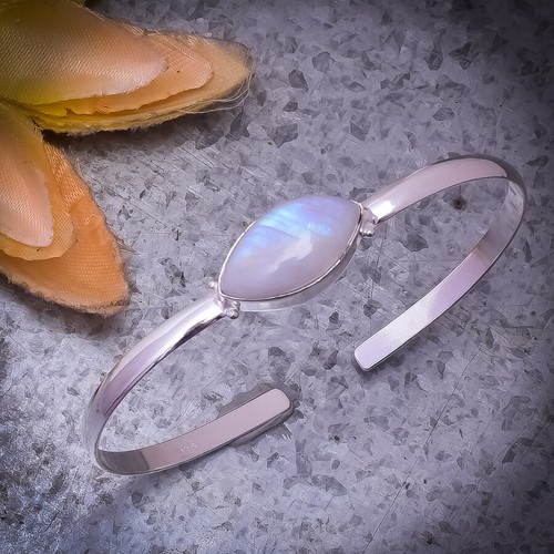 Acheter Bracelet manchette en pierre de lune arc-en-ciel, bijoux en pierres précieuses, bracelet en argent sterling 925, fait à la main, design unique, manchette réglable, cadeaux d'anniversaire Acheter Bracelet manchette en pierre de lune arc-en-ciel, bijoux en pierres précieuses, bracelet en argent sterling 925, fait à la main, design unique, manchette réglable, cadeaux d'anniversaire