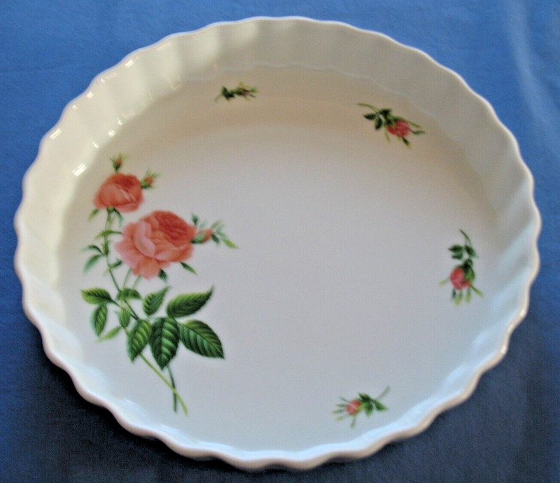 Christineholm Porcelain Rose Quiche Tart Pie Plate 9-1/4"  Baking Dish