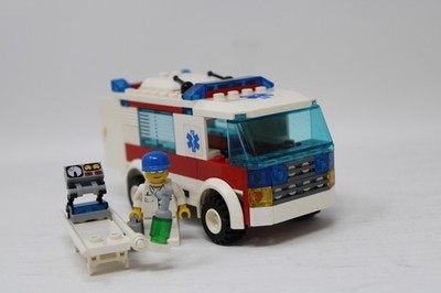 LEGO CITY: Ambulance (7890)  Complete w/ Instructions & Checklist of Parts