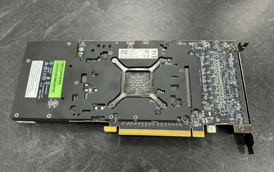 NVIDIA QUADRO RTX 4000 8GB GDDR6 Graphics Card - Image 2 of 4