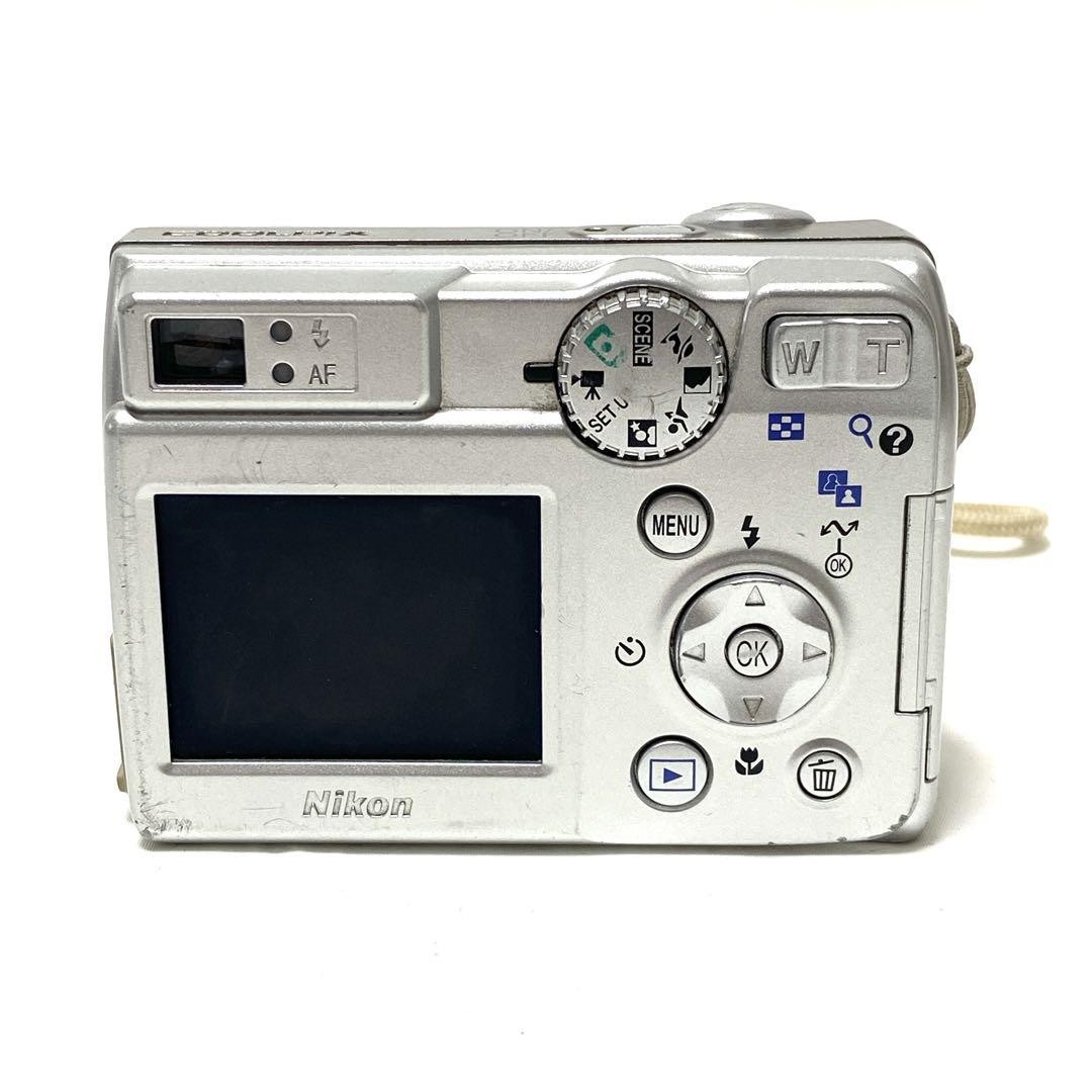 Nikon COOLPIX 7600 シルバー Nikon COOLPIX E7600 Digital Camera 7MP Compact Working