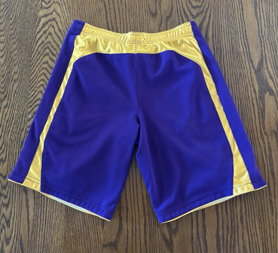 LOS ANGELES LAKERS Basketball Shorts NBA OFFICIAL Boys/Youth Medium VTG Vintage - Image 3 of 4