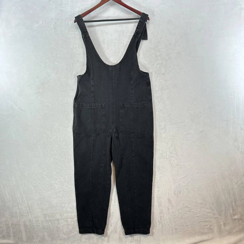Mono vaquero para mujer mediano negro correa ajustable babero bolsillos cónicos para las piernas Foto 3 de 4