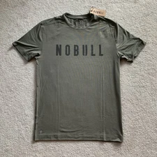 NWT Nobull Shirt Mens M Green Stretchy Gym Lifting Workout Training Spell Out
