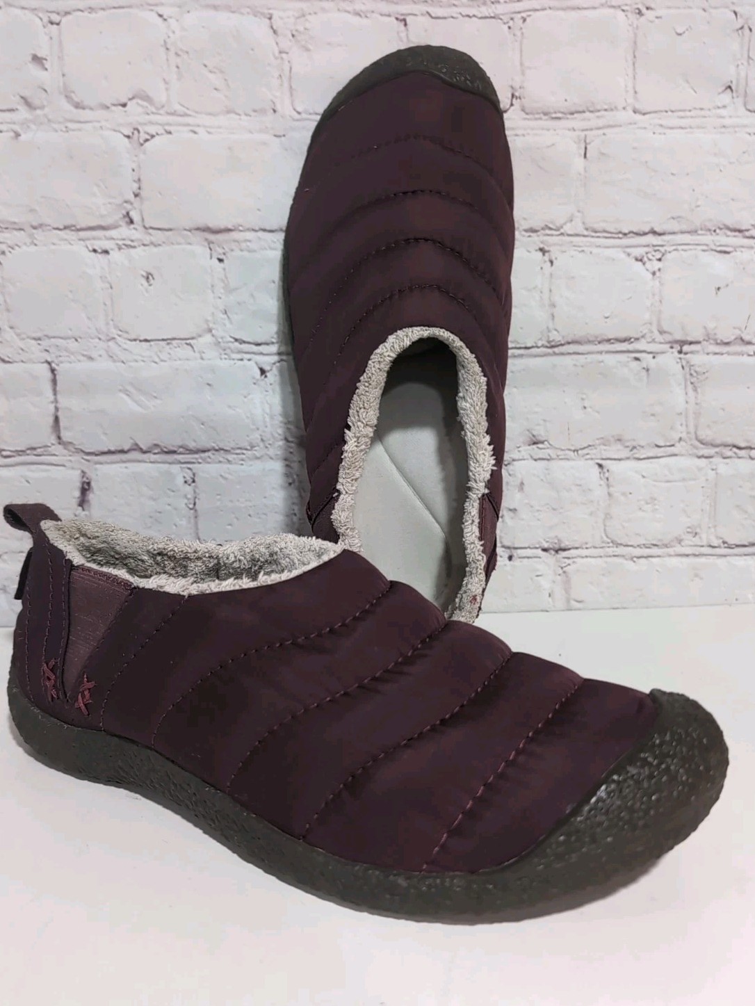 Keen Howser Slip On Shoes Maroon Quilted Nylon Faux Fur Lined