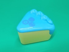 Pretend Play Kitchen Food Yellow CAKE SLICE BLUEBERRY DESIGN Frosting Dessert