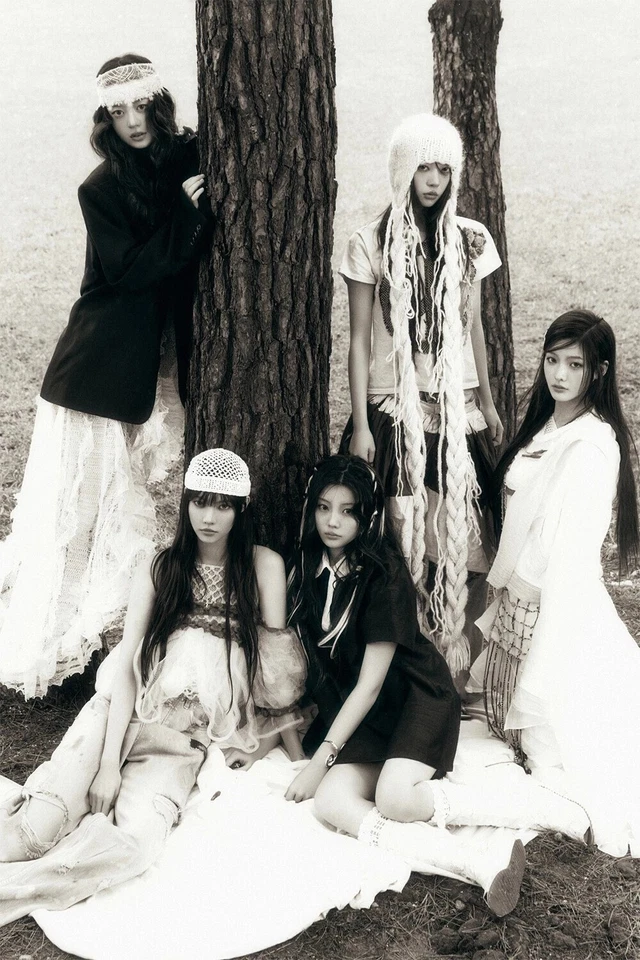 ILLIT [BOMB] 3rd Mini Album CD-R+Lenticular Foto Buch+4 Sticker+Poster+2 Karte - Bild 4 von 4