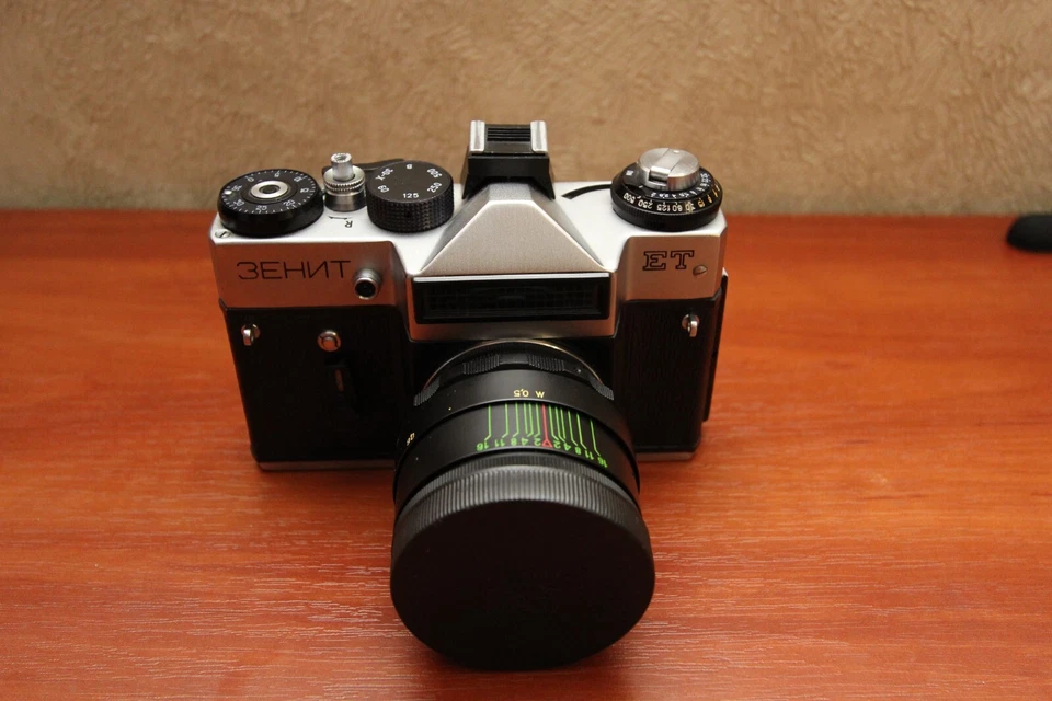 VINTAGE USSR CAMERA ZENIT + HELIOS PORTRAIT LENS 44-2 F/2+ DSLR ADAPTER Canon EF - Image 4 of 4