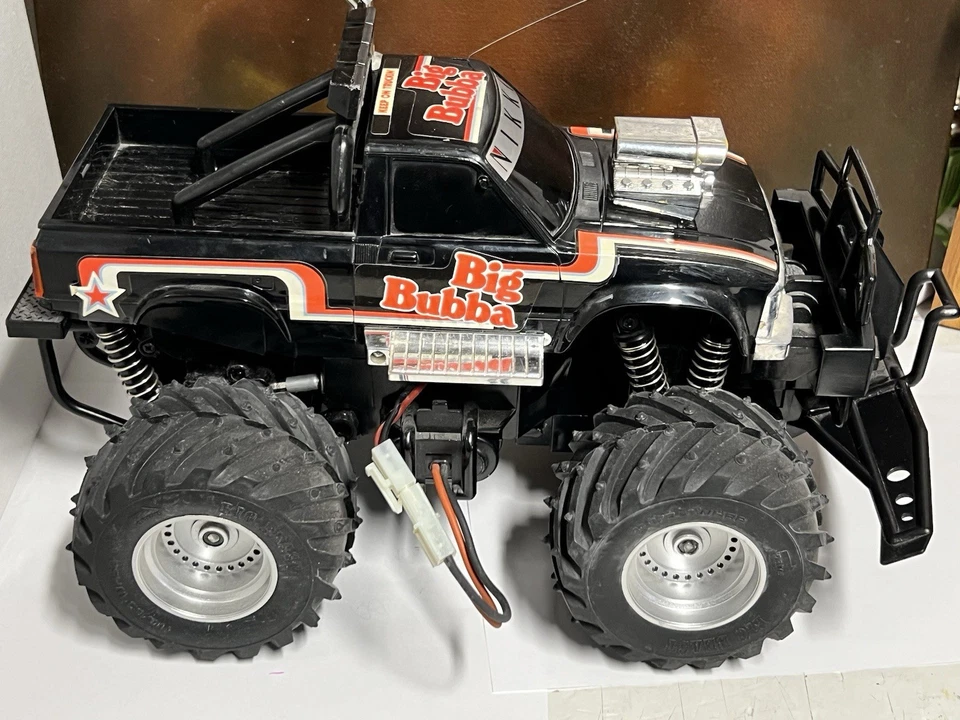 Vintage NIKKO Big Bubba R/C Truck w/ Battery & Remote Control - Untested! - Image 3 of 4