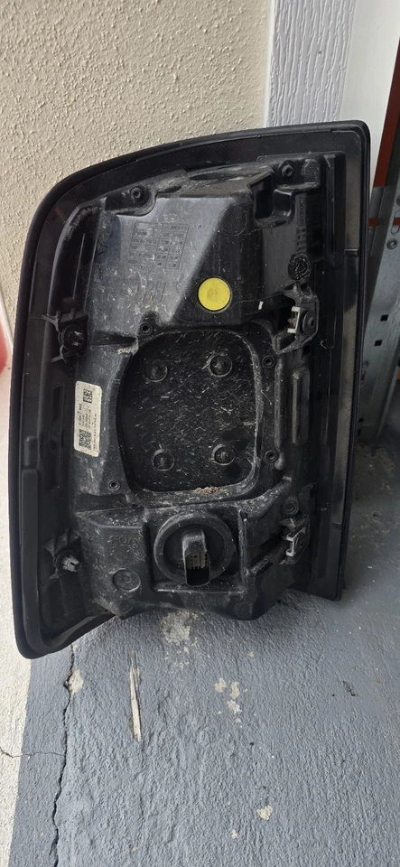 Camión Ram 3500 2021 retroiluminación edición noche con luces LED Foto 3 de 4