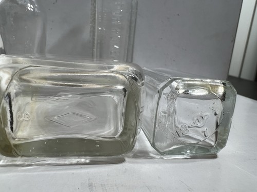 Lot 80 Vintage Antique Medicine Pharmacy Lab Chemical Small Glass Bottles - Picture 6 of 15
