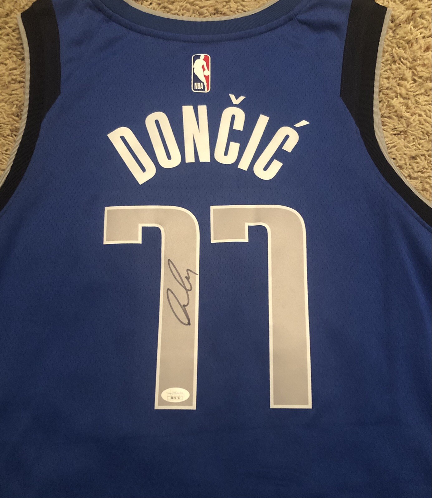LUKA DONCIC Autographed Signed Dallas Mavericks NBA BASKETBALL SWINGMAN JERSEY PROOF JSA COA 