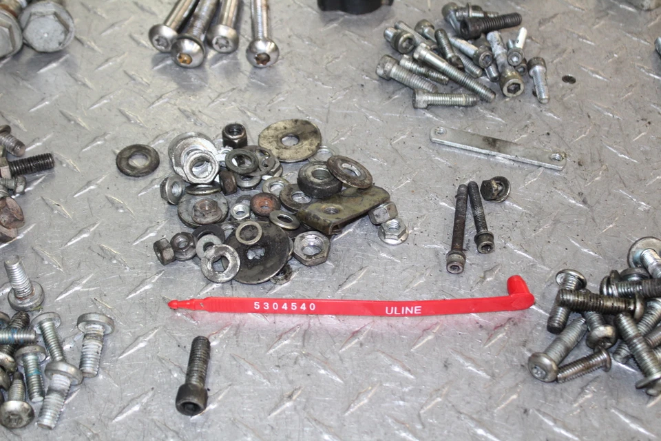 2006 HARLEY-DAVIDSON SPORTSTER 883 LOW XL883L HARDWARE BAG BOLT SET - Image 3 of 4